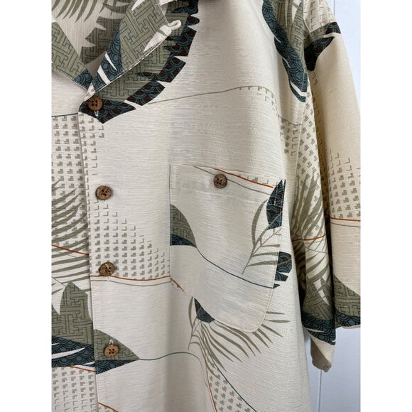 St. John's Bay Mens Size XL Washable Silk Tan Green Tropical Short Sleeve Shirt - Picture 4 of 8